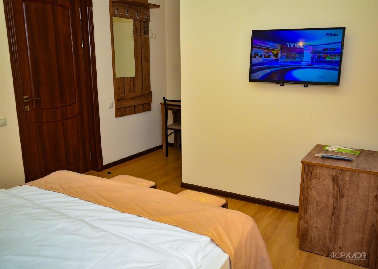 Asour Hotel Горис Экстерьер фото